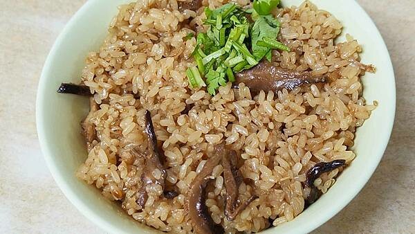 阿弟仔大腸麵線｜信義區百貨公司附近ＣＰ值最高最好吃的大腸麵線店