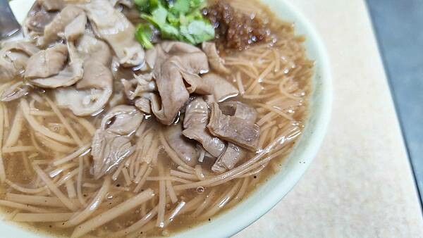 阿弟仔大腸麵線｜信義區百貨公司附近ＣＰ值最高最好吃的大腸麵線店