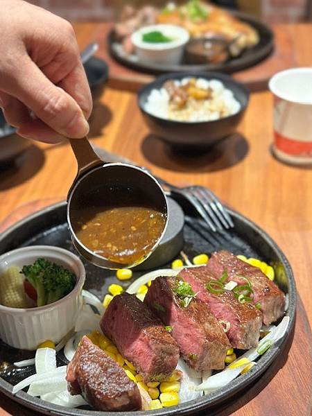 林口長庚美食新據點！低溫熟成牛排牛舌超高CP值