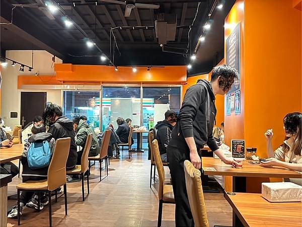 林口長庚美食新據點！低溫熟成牛排牛舌超高CP值