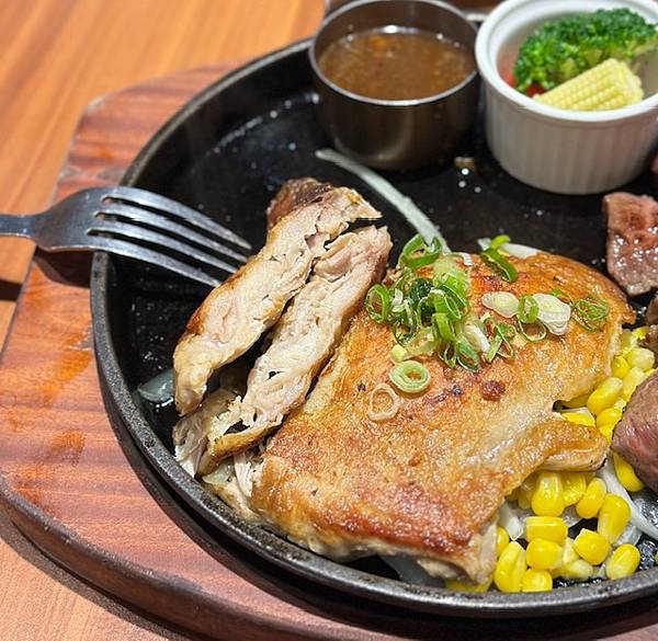 林口長庚美食新據點！低溫熟成牛排牛舌超高CP值