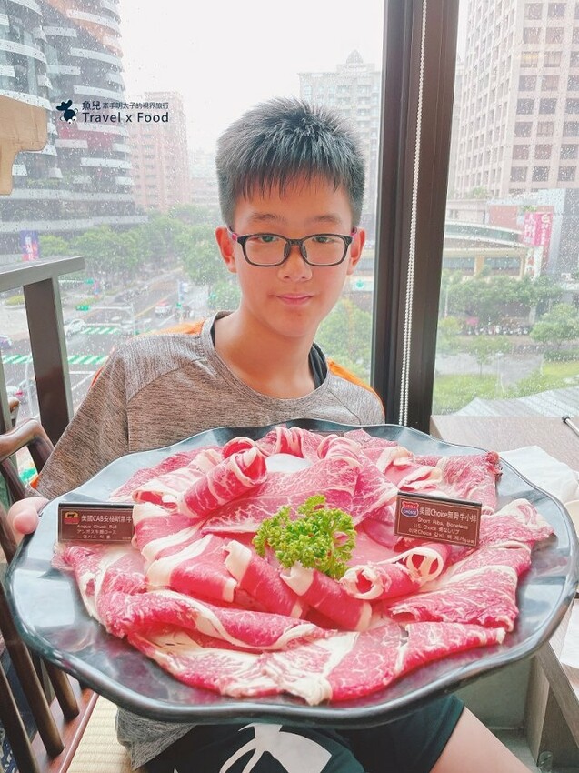 皇上吉祥！主打麻辣鍋養生鍋，湯頭濃郁鮮甜，食材具水準，附兒童遊戲室 ─ 問鼎宮廷火鍋（桃園藝文店） @魚兒 x 牽手明太子的「視」界旅行