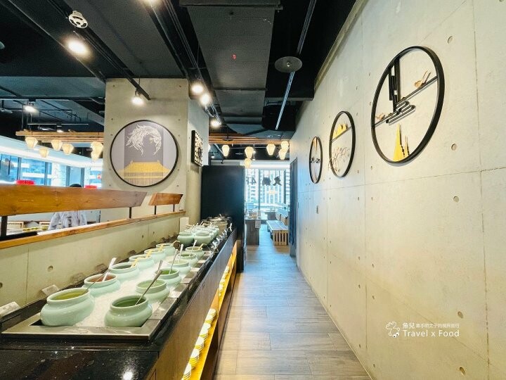 皇上吉祥！主打麻辣鍋養生鍋，湯頭濃郁鮮甜，食材具水準，附兒童遊戲室 ─ 問鼎宮廷火鍋（桃園藝文店） @魚兒 x 牽手明太子的「視」界旅行