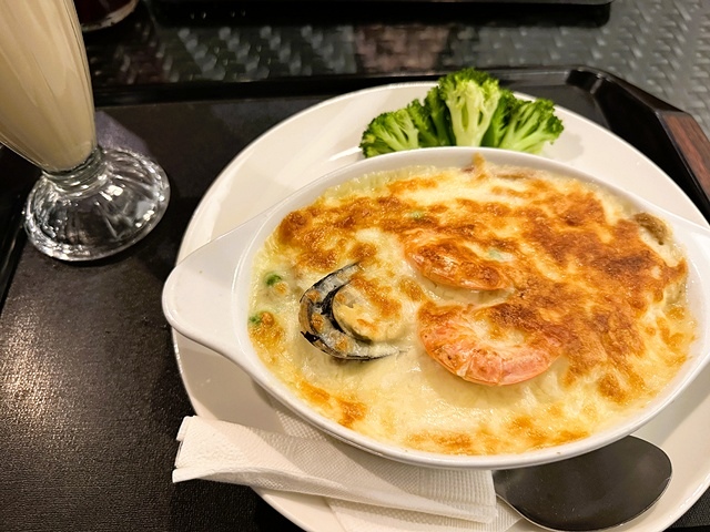 2025在地海味與文青風格的交會,二漁咖啡-鮮魚定食、中興文 2025在地海味與文青風格的交會,二漁咖啡-鮮魚定食、中興文