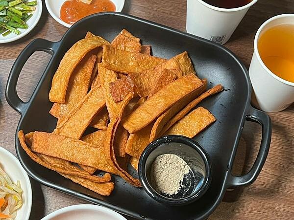 (安平美食)庫霸豬肉湯飯~台南最好吃韓國料理推薦!鮮甜道地豬