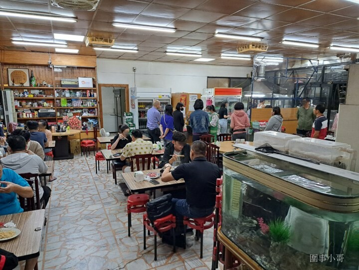 中壢清燉羊肉爐大推薦!這家廣興羊肉爐圍事超愛啊~下午四點半開賣還沒六點都停止外帶了,因為羊肉不夠了啦~ @圍事小哥的幸福相框