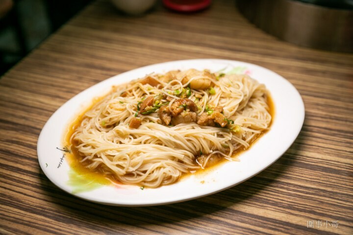 中壢清燉羊肉爐大推薦!這家廣興羊肉爐圍事超愛啊~下午四點半開賣還沒六點都停止外帶了,因為羊肉不夠了啦~ @圍事小哥的幸福相框