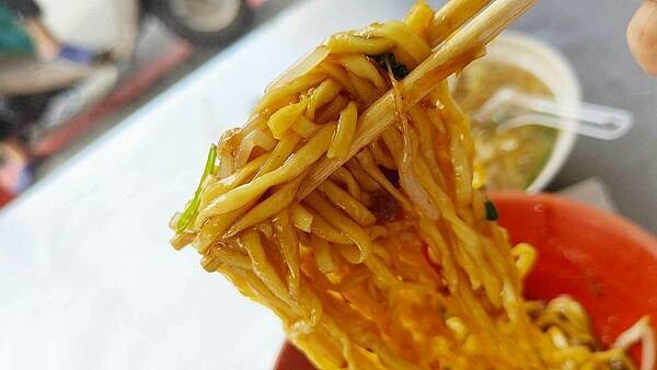 臭豆腐 古早味乾麵｜致理附近便宜又好吃，ＣＰ值最高的小吃店