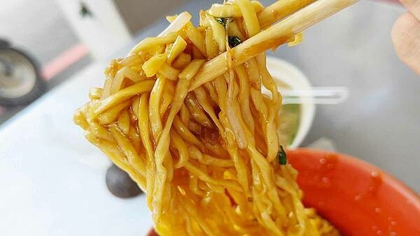 臭豆腐 古早味乾麵｜致理附近便宜又好吃，ＣＰ值最高的小吃店