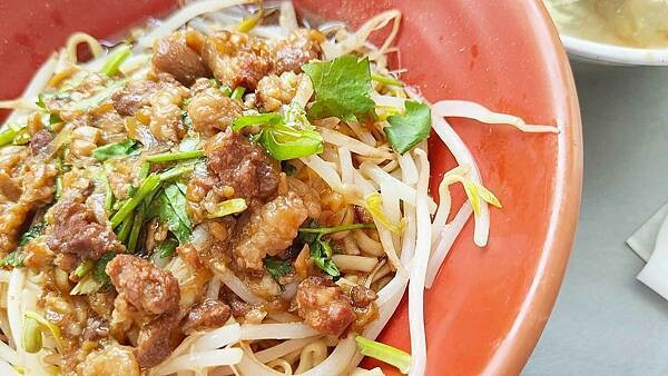 臭豆腐 古早味乾麵｜致理附近便宜又好吃，ＣＰ值最高的小吃店