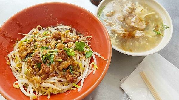 臭豆腐 古早味乾麵｜致理附近便宜又好吃，ＣＰ值最高的小吃店