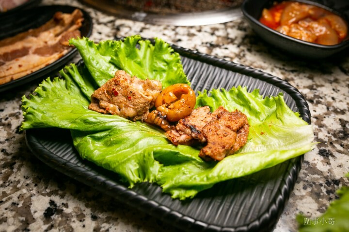 Oh Yaki 日式精緻炭火燒肉，桃園中壢燒肉吃到飽-家人朋友聚餐的好選擇！699以上套餐再加77元就可以啤酒跟沙瓦暢飲！請注意開車不喝酒喝酒不開車（邀約 @圍事小哥的幸福相框