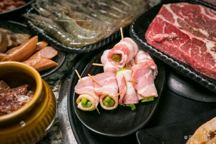 Oh Yaki 日式精緻炭火燒肉，桃園中壢燒肉吃到飽-家人朋友聚餐的好選擇！699以上套餐再加77元就可以啤酒跟沙瓦暢飲！請注意開車不喝酒喝酒不開車（邀約 @圍事小哥的幸福相框