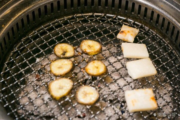 Oh Yaki 日式精緻炭火燒肉，桃園中壢燒肉吃到飽-家人朋友聚餐的好選擇！699以上套餐再加77元就可以啤酒跟沙瓦暢飲！請注意開車不喝酒喝酒不開車（邀約 @圍事小哥的幸福相框