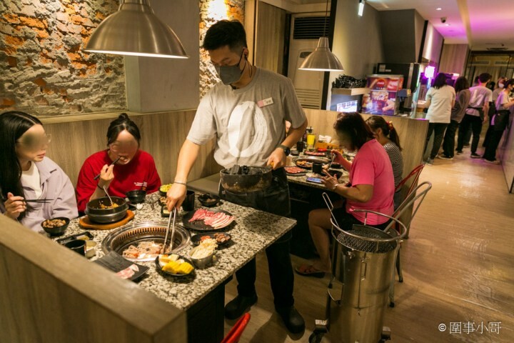 Oh Yaki 日式精緻炭火燒肉，桃園中壢燒肉吃到飽-家人朋友聚餐的好選擇！699以上套餐再加77元就可以啤酒跟沙瓦暢飲！請注意開車不喝酒喝酒不開車（邀約 @圍事小哥的幸福相框