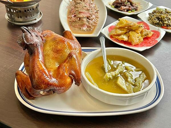 +(桃園熱炒)大龍城平價海鮮~無雷通通都好吃~豐盛桌菜只要5 +(桃園熱炒)大龍城平價海鮮~無雷通通都好吃~豐盛桌菜只要5