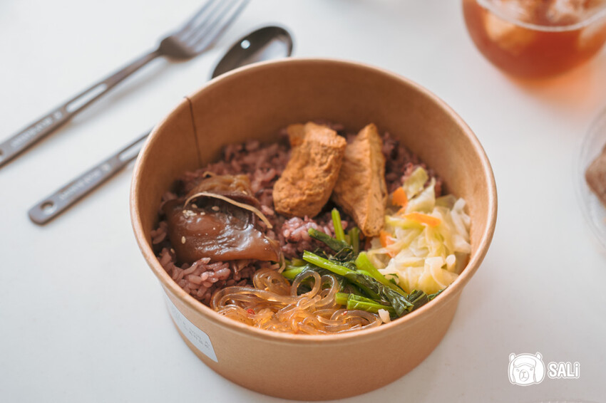 覓蠶健康餐盒|台中南區便當推薦,主菜選擇多元份量十足,最低119元起 - 莎笠,小日子