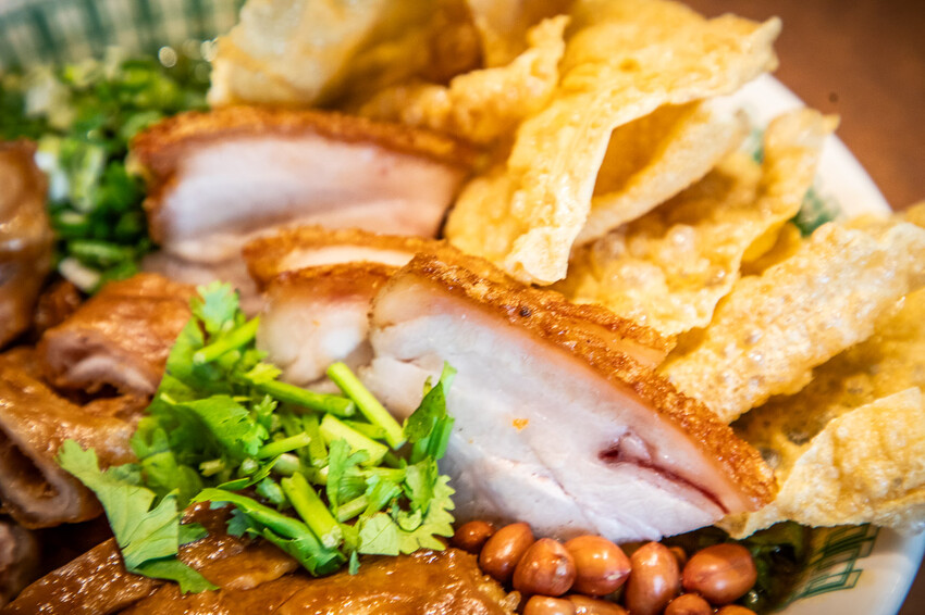 螺螄粉控必訪小螺波板橋店，份量大又美味，道地酸辣風味