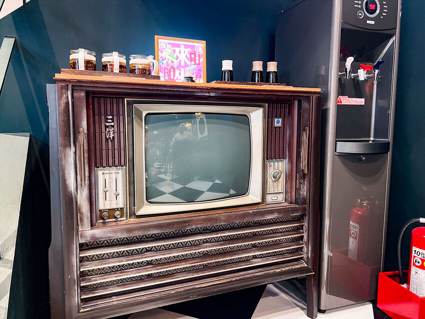 螺螄粉控必訪小螺波板橋店，份量大又美味，道地酸辣風味