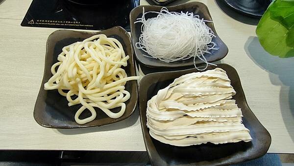 桃園高品質鍋物~~嚴選全台各地優質食材~新竹雪山鱘龍魚.優質