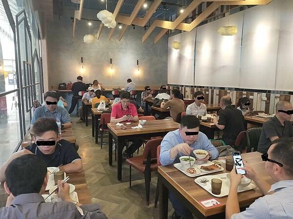 台中烏日周氏蝦捲~台鐵烏日店~台南人氣小吃~在烏日三鐵共構的