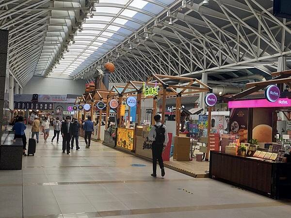 台中烏日周氏蝦捲~台鐵烏日店~台南人氣小吃~在烏日三鐵共構的