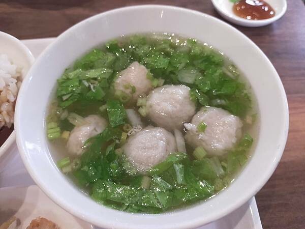 台中烏日周氏蝦捲~台鐵烏日店~台南人氣小吃~在烏日三鐵共構的