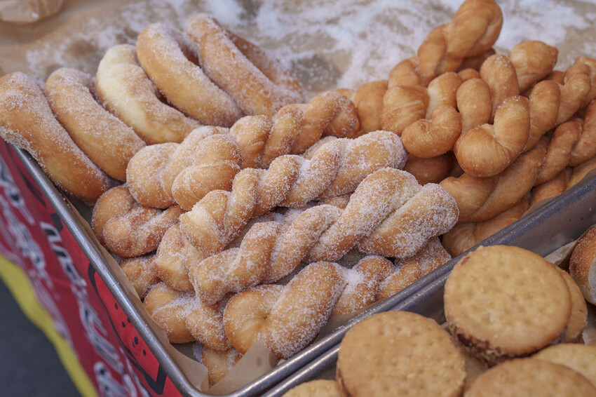 台北美食 南波One雙胞胎甜甜圈｜記憶裡的古早味「麻花捲、甜甜圈、芝麻球」　還有浮誇芋泥「超營養三明治」