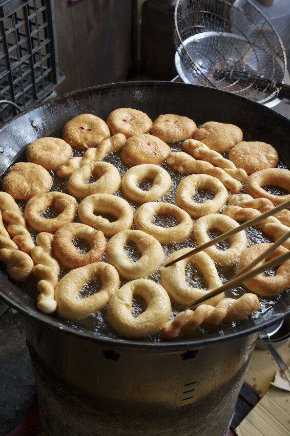 台北美食 南波One雙胞胎甜甜圈｜記憶裡的古早味「麻花捲、甜甜圈、芝麻球」　還有浮誇芋泥「超營養三明治」