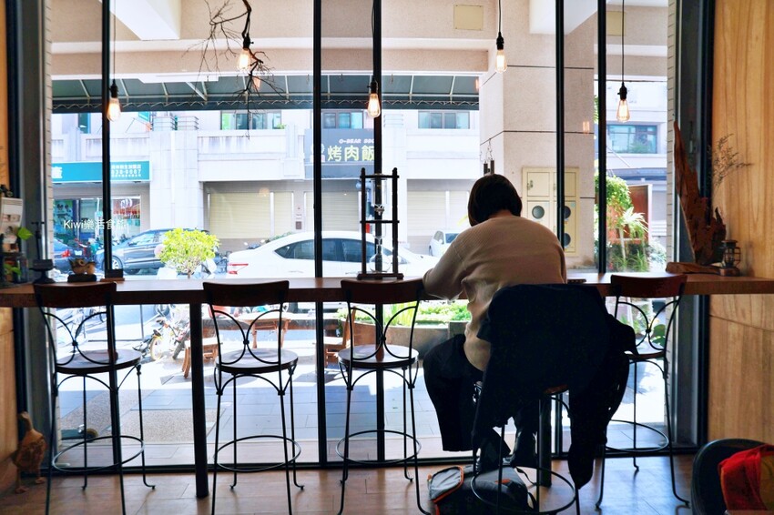 員林咖啡｜迥畫廊咖啡很有唯美復古感咖啡館，手沖咖啡、下午茶甜點都很棒，近員林基督教醫院周邊美食