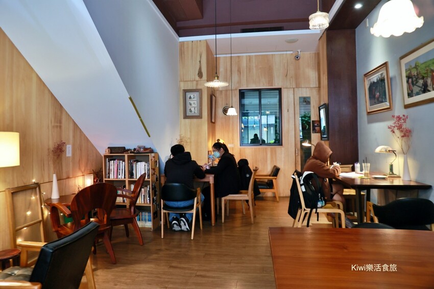 員林咖啡｜迥畫廊咖啡很有唯美復古感咖啡館，手沖咖啡、下午茶甜點都很棒，近員林基督教醫院周邊美食
