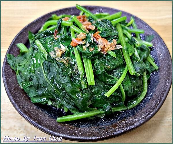 《中壢火車站美食》  『鼎新鵝肉飯·玉里麵-中原店』 Ive