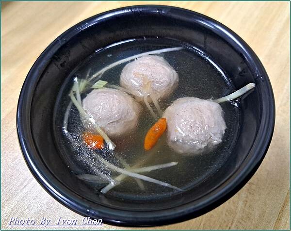 《中壢火車站美食》  『鼎新鵝肉飯·玉里麵-中原店』 Ive