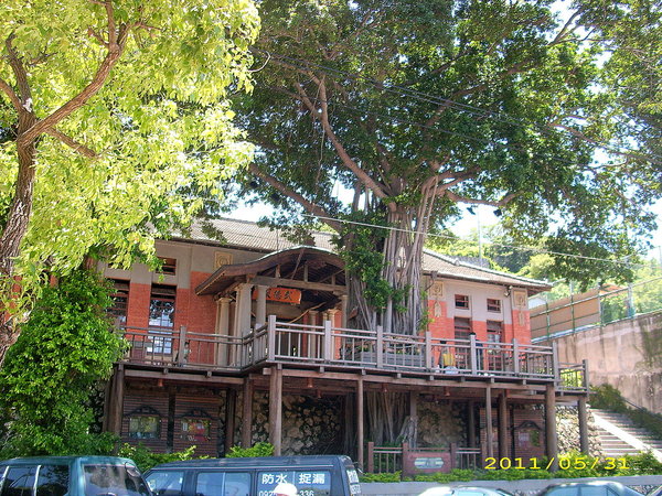 高雄武德殿(振武館)：文化公車遊趣(四)~武德殿及周邊