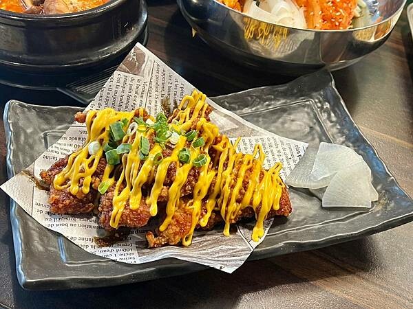 （台中韓式餐廳）燒酒杯韓式餐酒館～料好實在豆腐鍋、卡滋韓式起