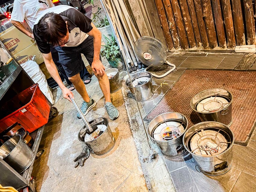 陶甕炭火必吃！桃園霸味薑母鴨爆滿店，中正北店超狂。