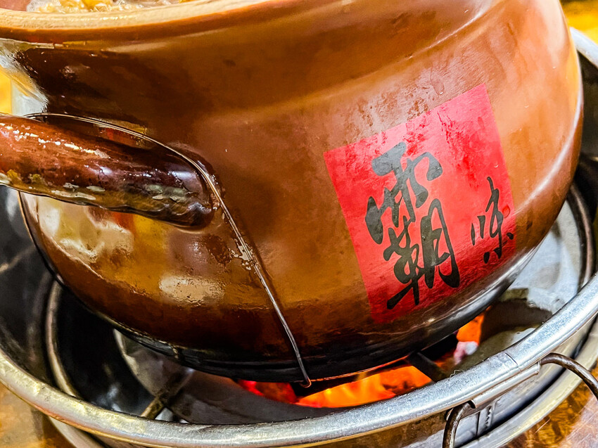 陶甕炭火必吃！桃園霸味薑母鴨爆滿店，中正北店超狂。