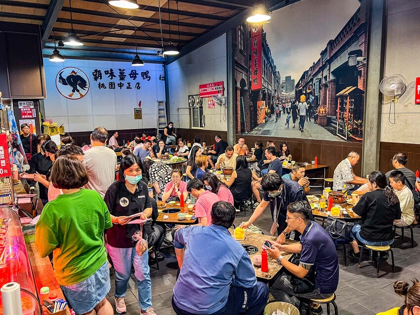 陶甕炭火必吃！桃園霸味薑母鴨爆滿店，中正北店超狂。