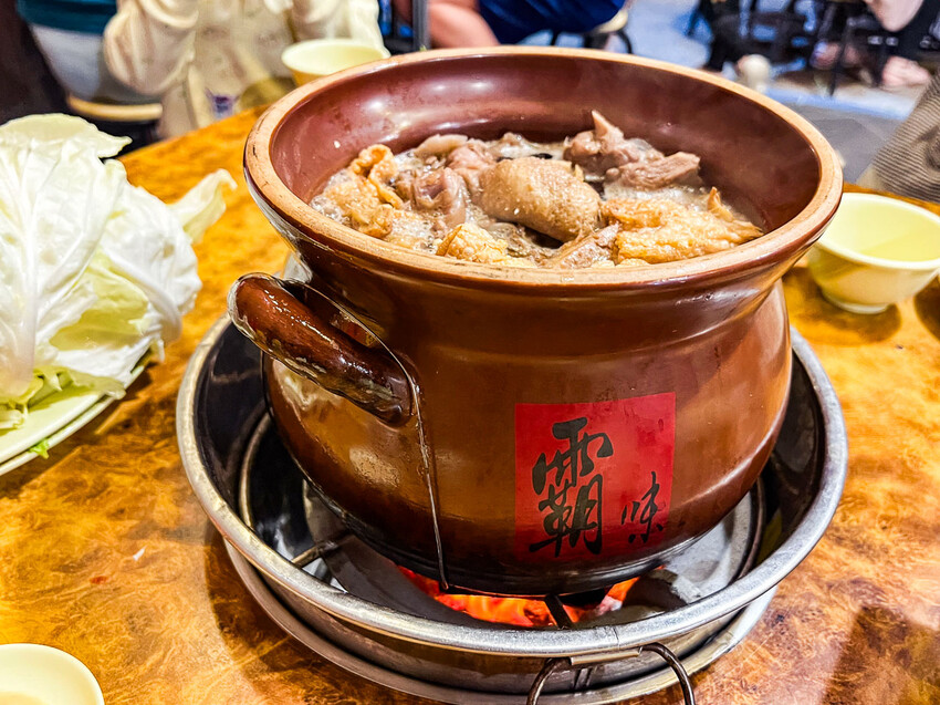 陶甕炭火必吃！桃園霸味薑母鴨爆滿店，中正北店超狂。