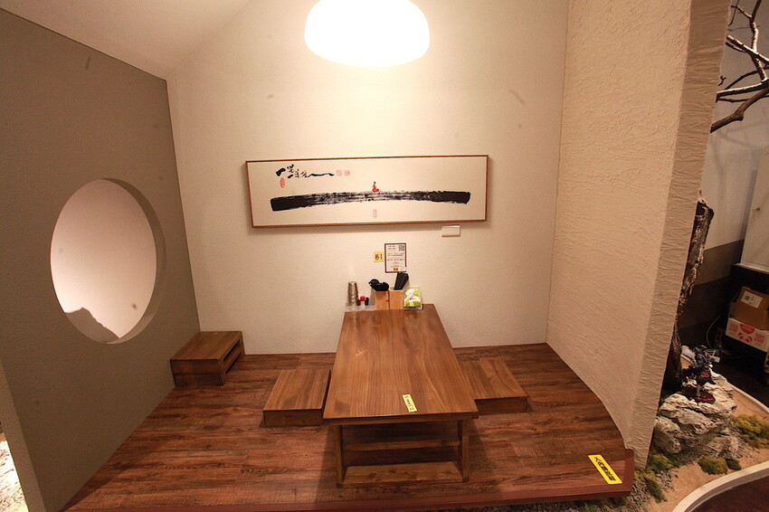 台南市中西區吃。台南市｜中西區。「森一男豚骨拉麵」置身在河樂廣場旁剛開幕半年日式拉麵專門店「森一男豚骨拉麵」。