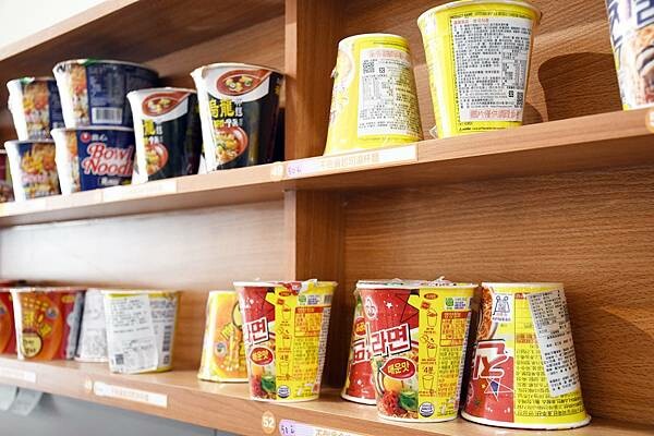 南部首家韓國24H智能拉麵店~開賣囉!【24H韓金智能拉麵-藍田創始店】多款韓國拉麵、還有豐富自助吧,多元