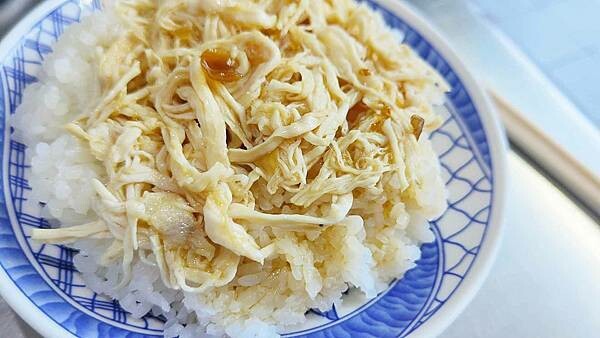 嘉義梁雞肉飯｜隱藏在巷弄裡評價爆高的板橋雞肉飯