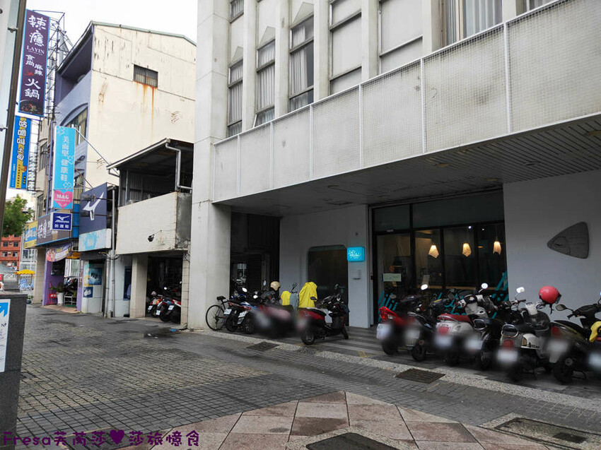 高雄飯店【小承輕旅】美麗島捷運站交通轉乘超方便！舒適溫暖家庭客房.六合夜市步行即抵│高雄青旅│南華商圈 - Fresa芙芮莎♥莎旅憶食