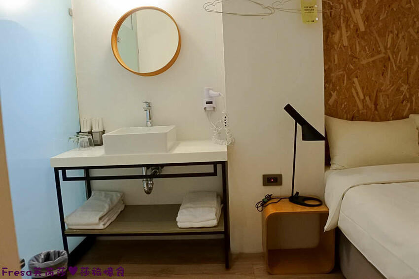 高雄飯店【小承輕旅】美麗島捷運站交通轉乘超方便！舒適溫暖家庭客房.六合夜市步行即抵│高雄青旅│南華商圈 - Fresa芙芮莎♥莎旅憶食