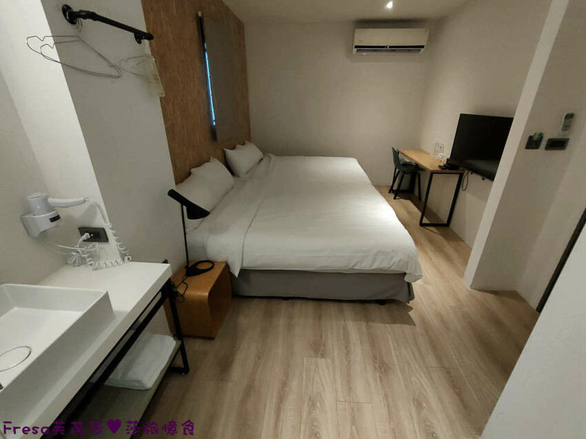 高雄飯店【小承輕旅】美麗島捷運站交通轉乘超方便！舒適溫暖家庭客房.六合夜市步行即抵│高雄青旅│南華商圈 - Fresa芙芮莎♥莎旅憶食
