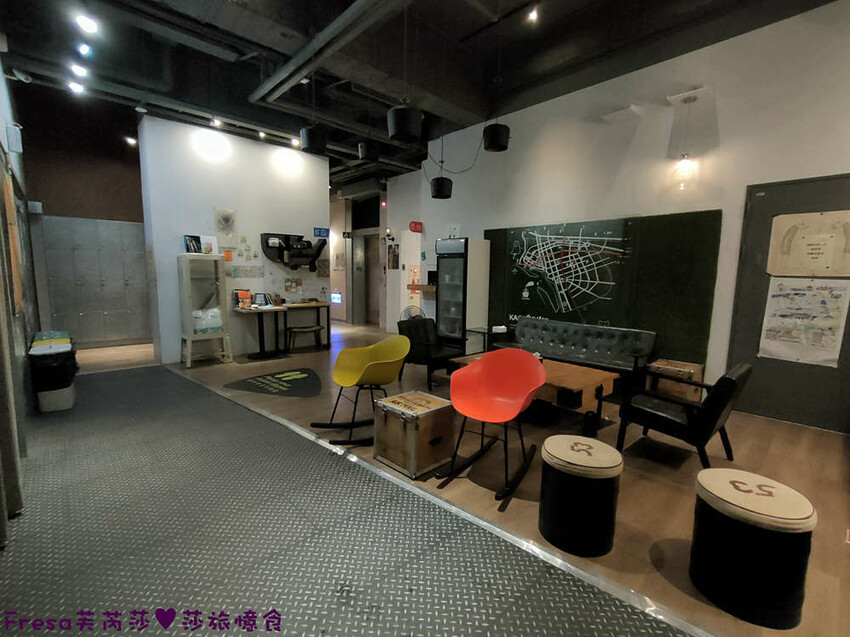 高雄飯店【小承輕旅】美麗島捷運站交通轉乘超方便！舒適溫暖家庭客房.六合夜市步行即抵│高雄青旅│南華商圈 - Fresa芙芮莎♥莎旅憶食