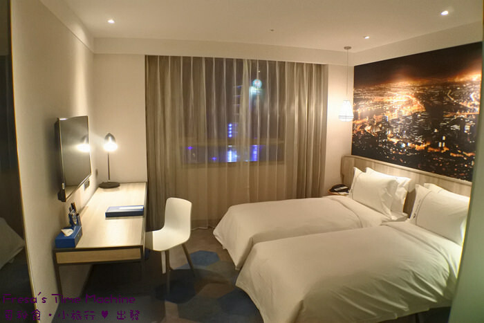 高雄飯店【小承輕旅】美麗島捷運站交通轉乘超方便！舒適溫暖家庭客房.六合夜市步行即抵│高雄青旅│南華商圈 - Fresa芙芮莎♥莎旅憶食