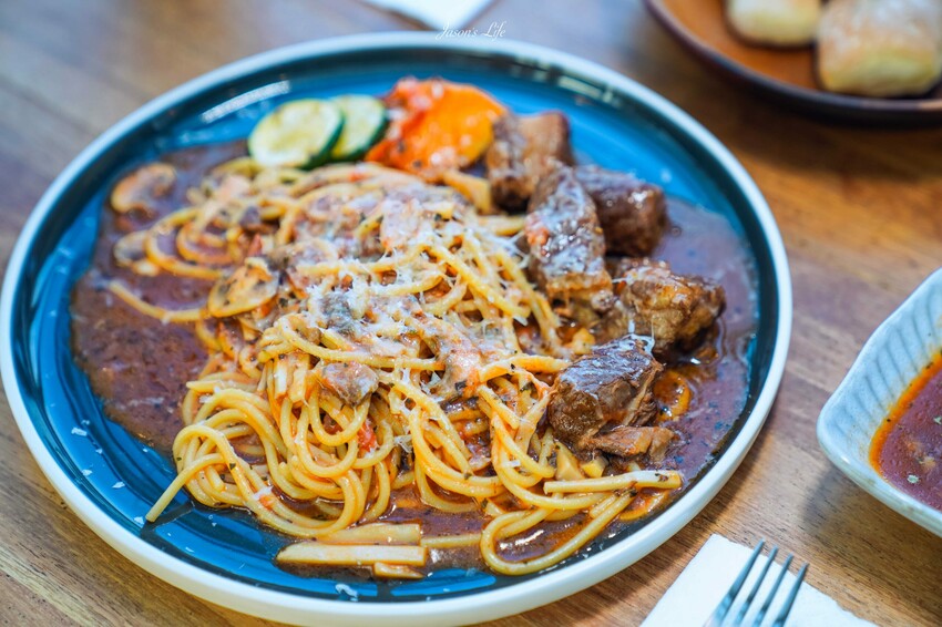 屏東縣潮州鎮【屏東潮州|美食】旅 X 潮州 Homestay & Café。採全預約制,屏東潮州透明屋咖啡廳,遠眺大武山美景