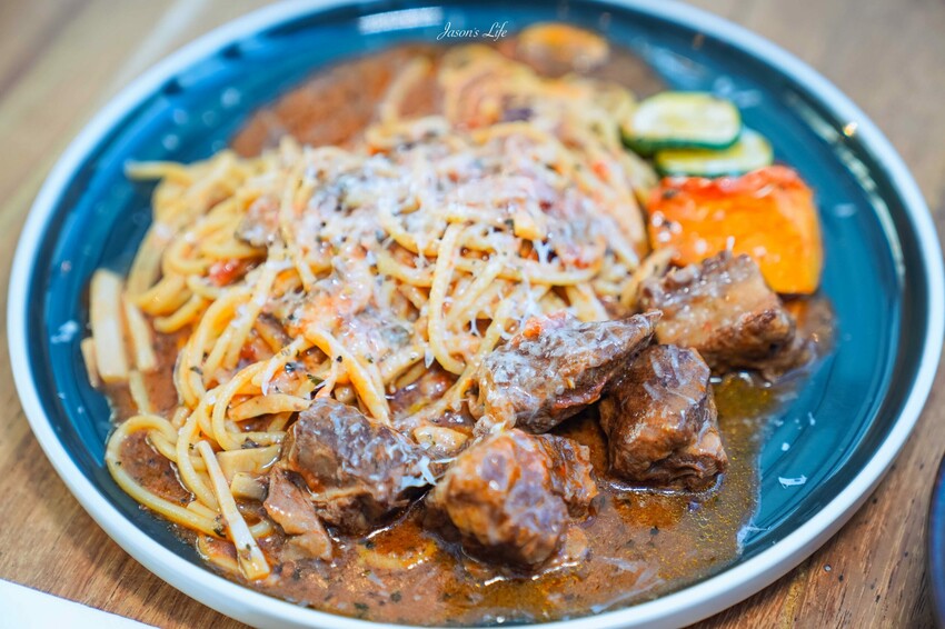 屏東縣潮州鎮【屏東潮州|美食】旅 X 潮州 Homestay & Café。採全預約制,屏東潮州透明屋咖啡廳,遠眺大武山美景