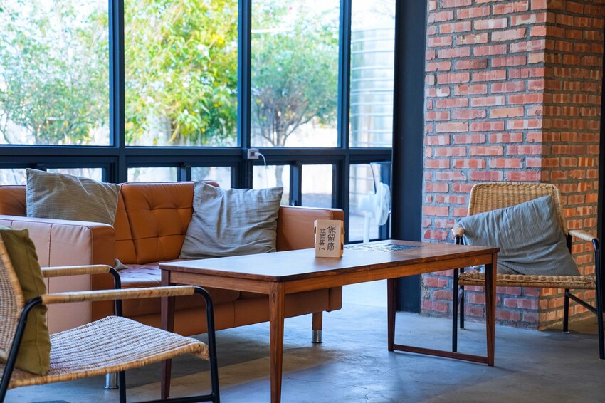 屏東縣潮州鎮【屏東潮州|美食】旅 X 潮州 Homestay & Café。採全預約制,屏東潮州透明屋咖啡廳,遠眺大武山美景